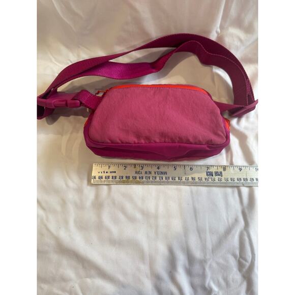 Everywhere Belt Bag - Picture 11 of 12